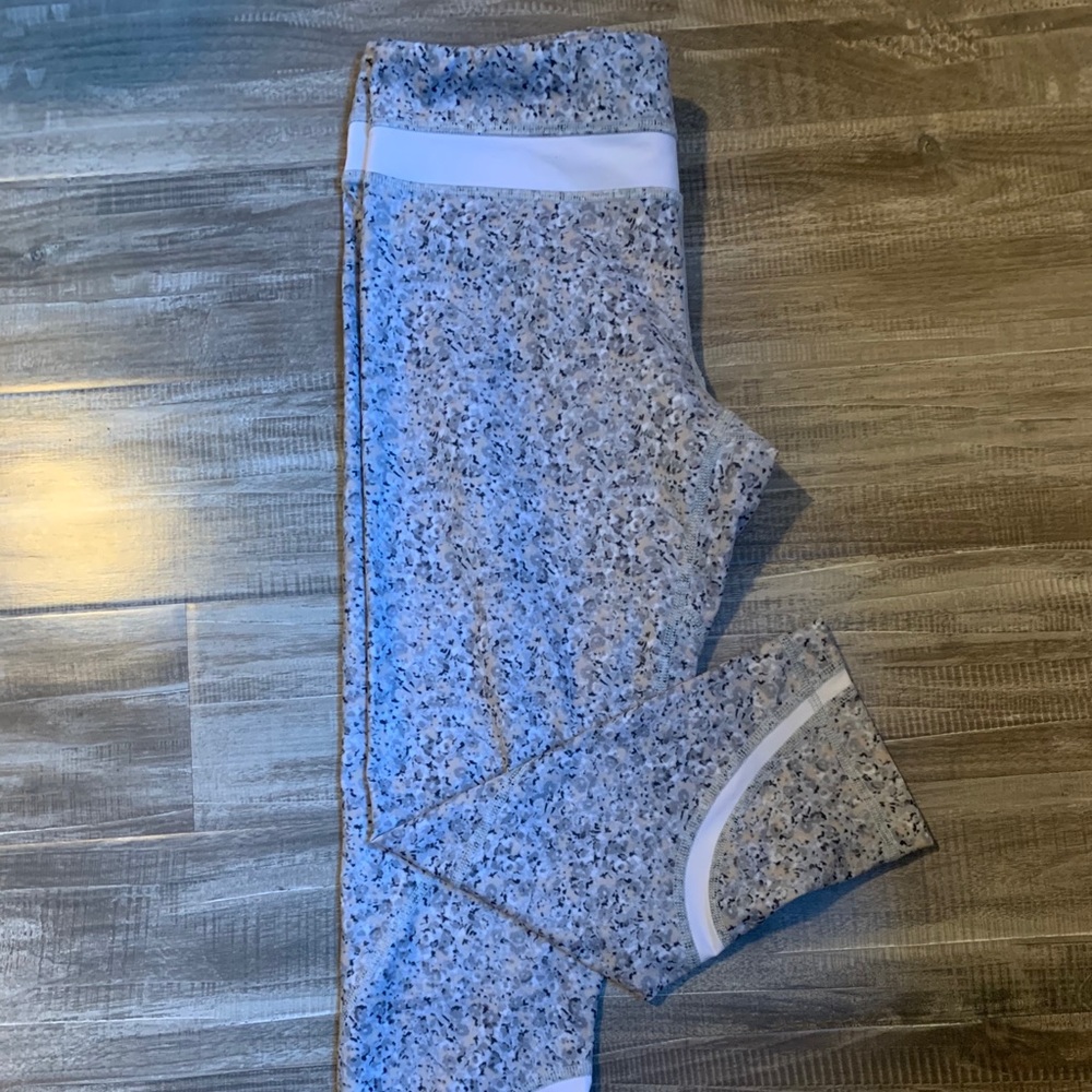 Lululemon crops